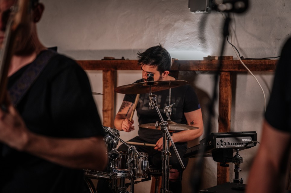 Public Demand live photo 4